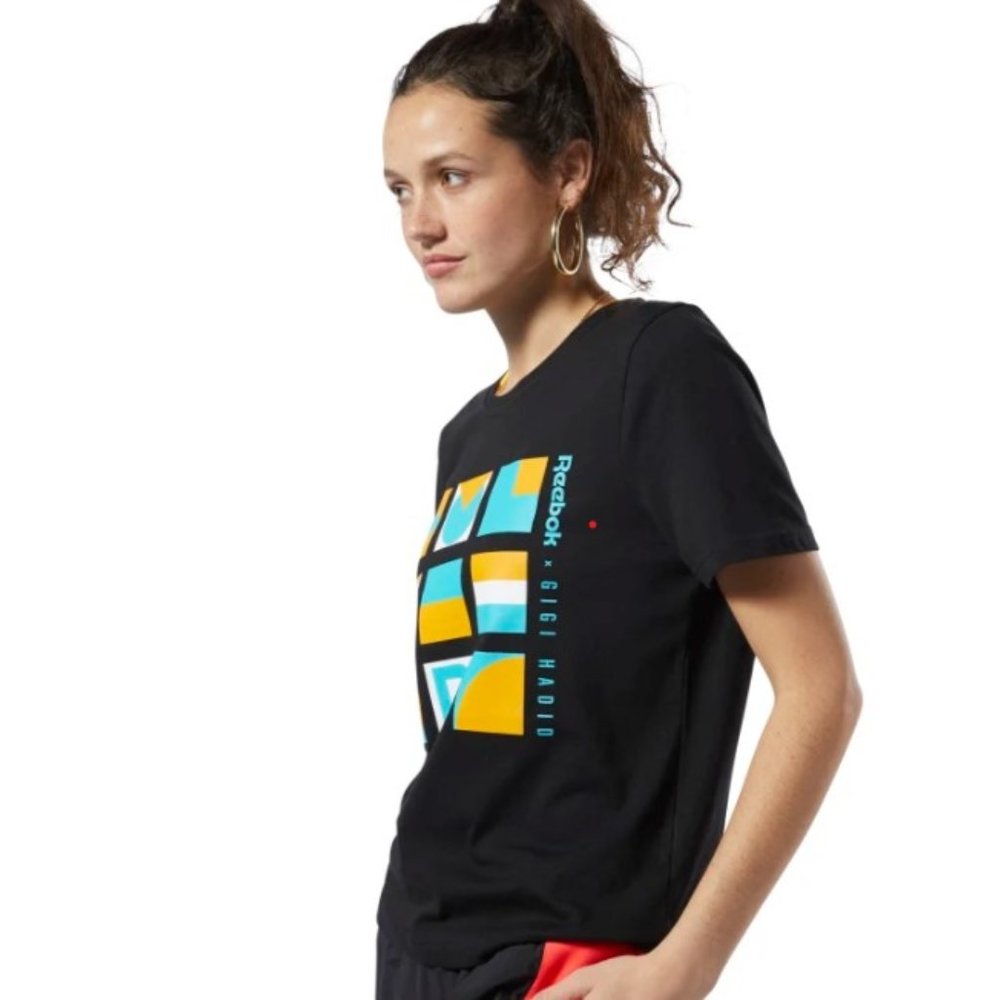 ⛔️SOLD⛔️ REEBOK Gigi Hadid Graphic T-Shirt Black L - Picture 3 of 12